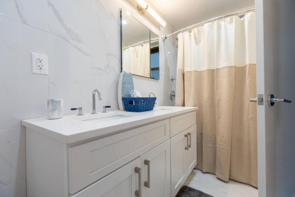 Elegant East Side Appartamento